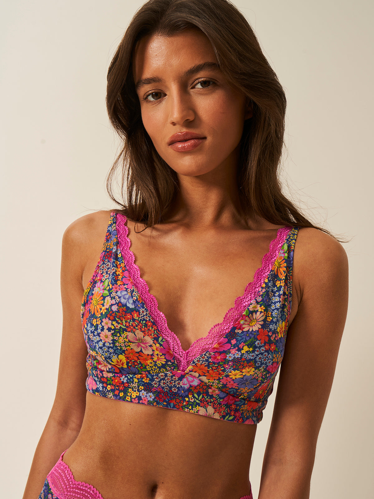 Lace Plunge Bra - Full Bloom Wholegood Inter-United Ltd