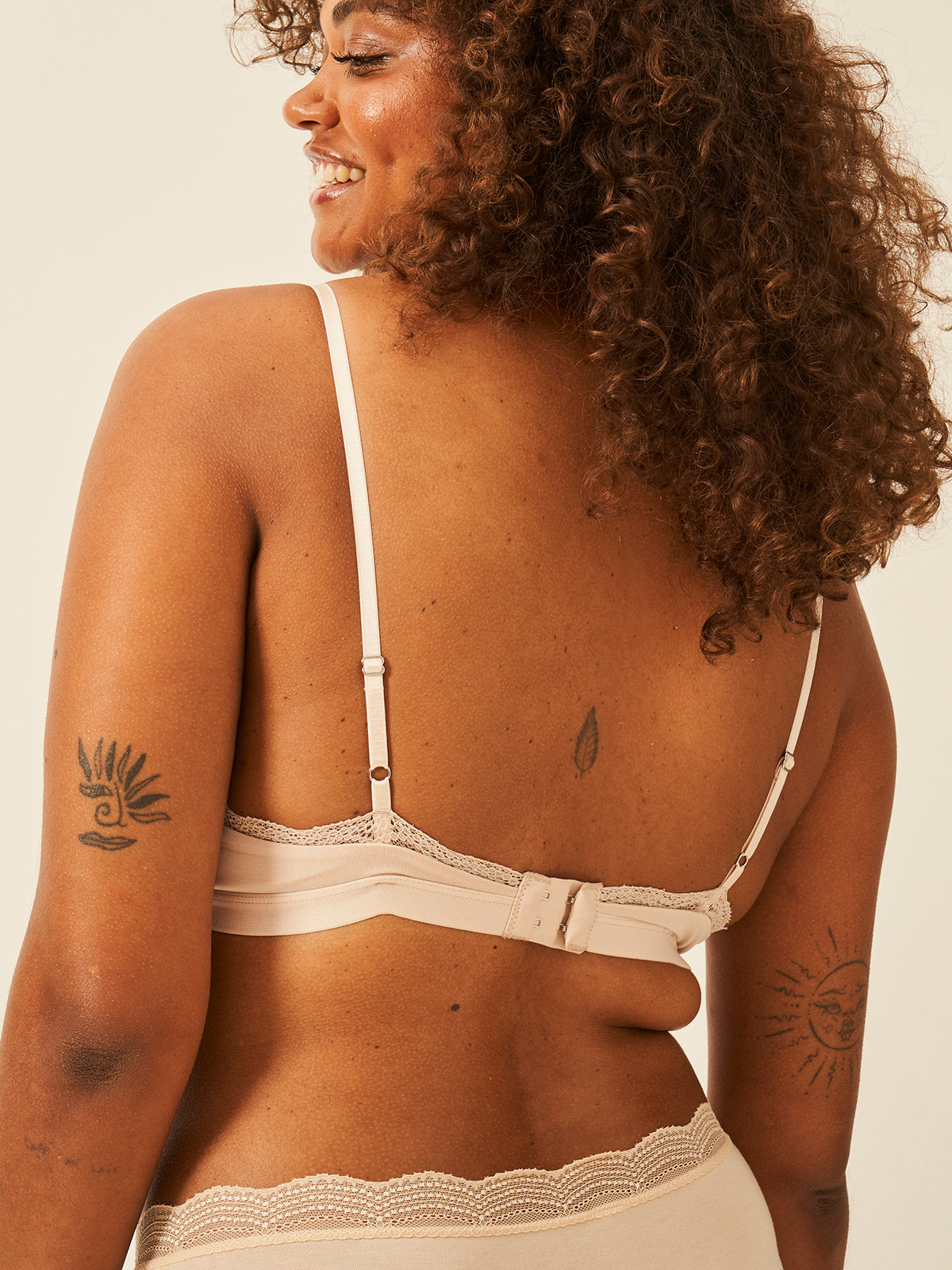 Crossover Bra - Sand Wholegood Inter-United Ltd
