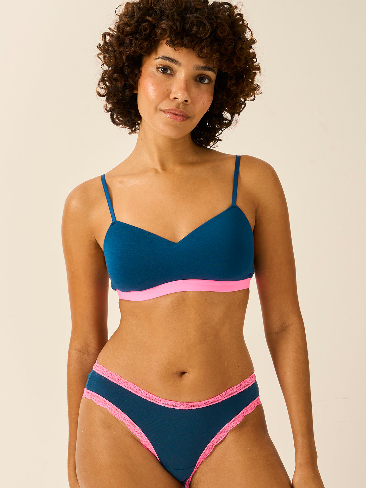 Smooth Sculpt Padded Bra - Midnight Neon Pink
