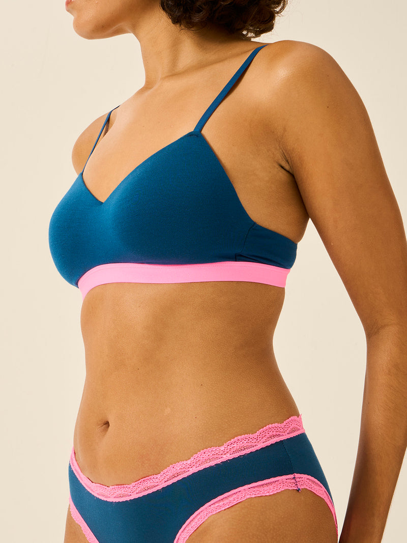 Smooth Sculpt Padded Bra - Midnight Neon Pink
