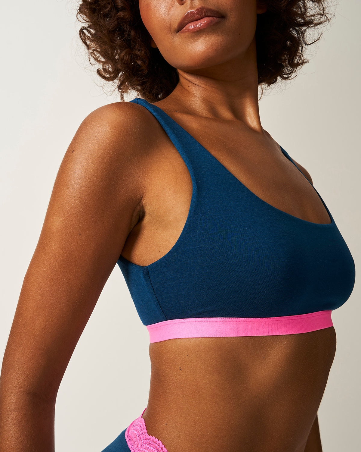Soft Scoop Bra - Midnight Neon Pink Mintteks