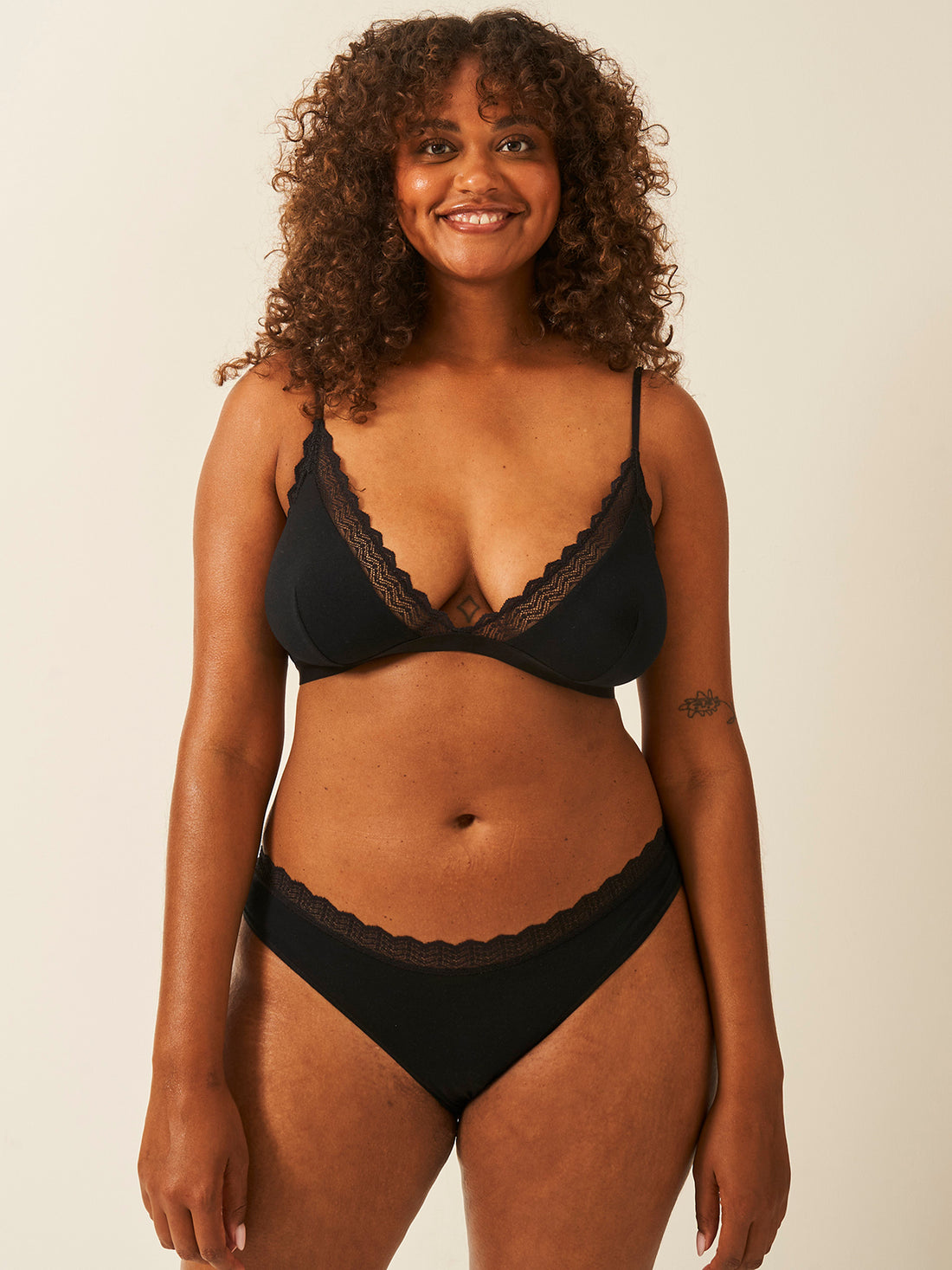 ZigZag Lace Triangle Bra - Black