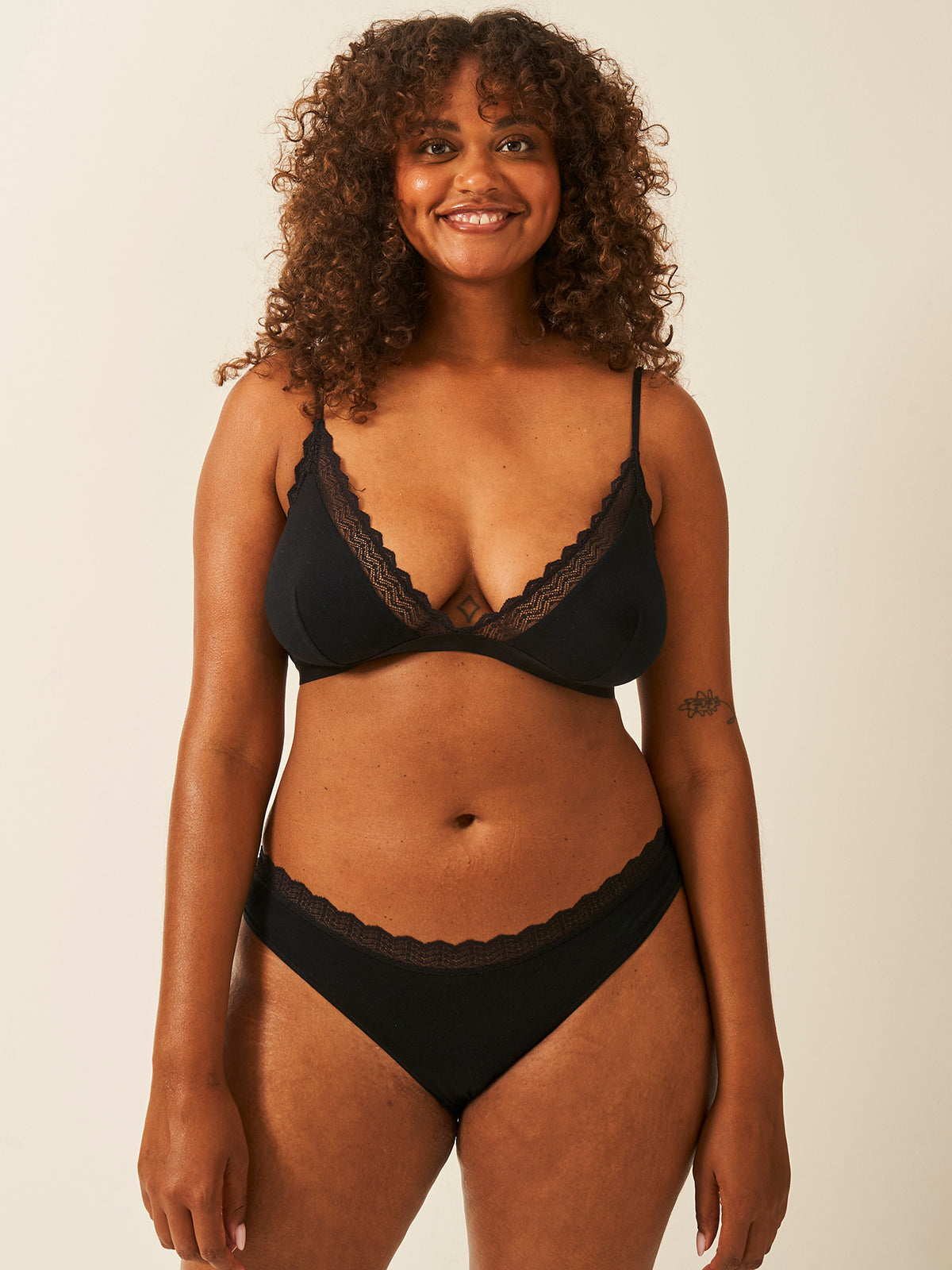 ZigZag Lace Triangle Bra - Black Hop Lun Limited